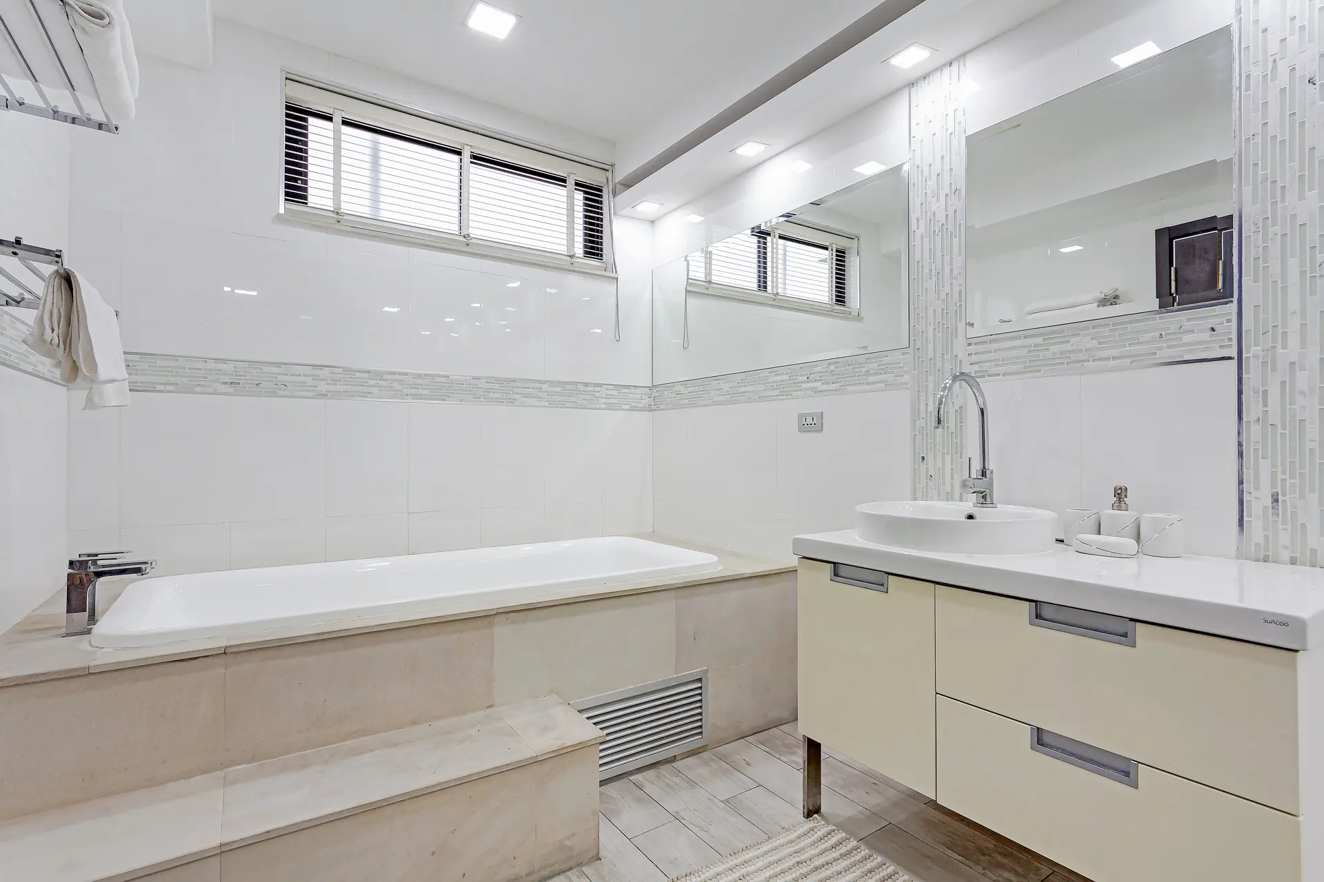 Bathrooms & Showers
